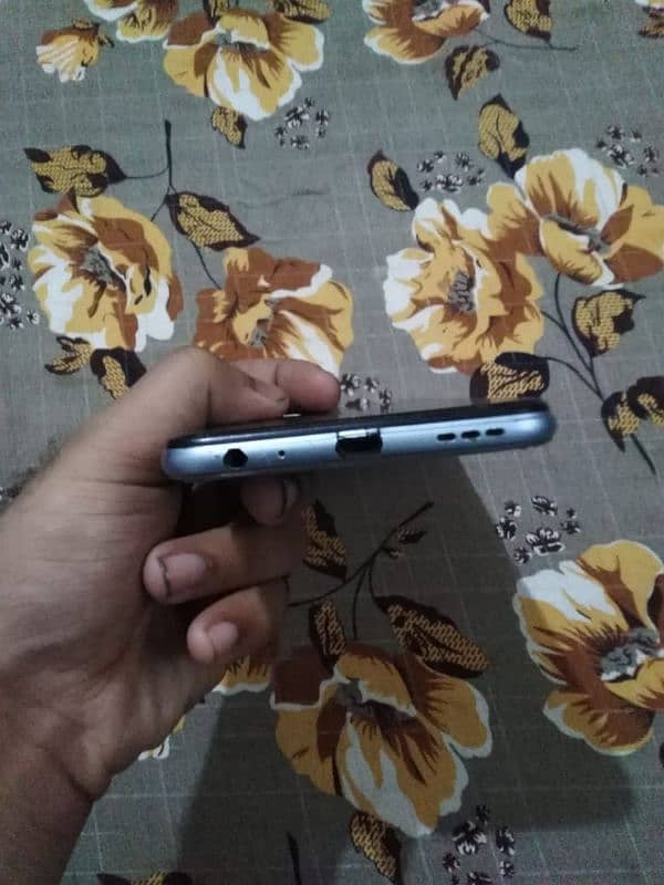 Vivo y12s condition 10 by 08 hai 0