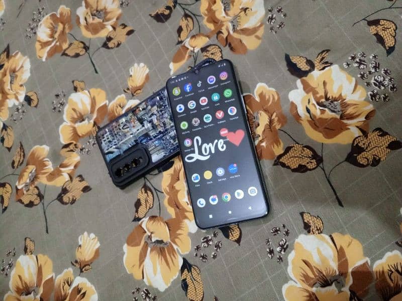 Vivo y12s condition 10 by 08 hai 8