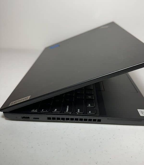 Lenovo ThinkPad P15v, 15.6-inch Hexa Core 0