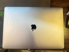 Macbook pro core i7 good condition