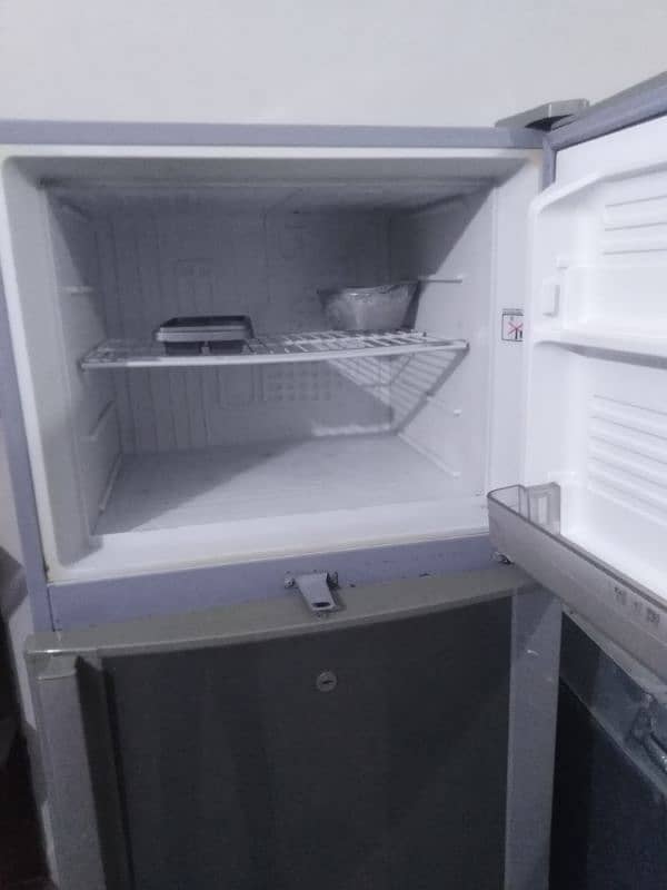 dawlance Fridge medium 1