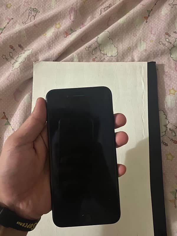 iphone 7plus 32Gb Pta Approved 4