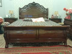 Solid Shèesham Bed