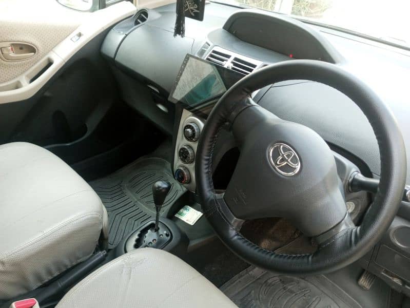 Toyota Vitz 2006 14