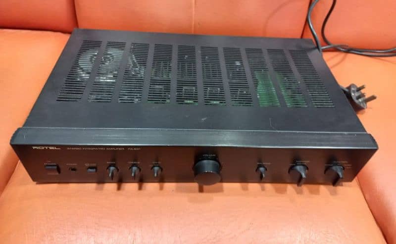 ROTEL RA-931 STEREO INTEGRATED AMPLIFIER. 220 VOLTS. 0