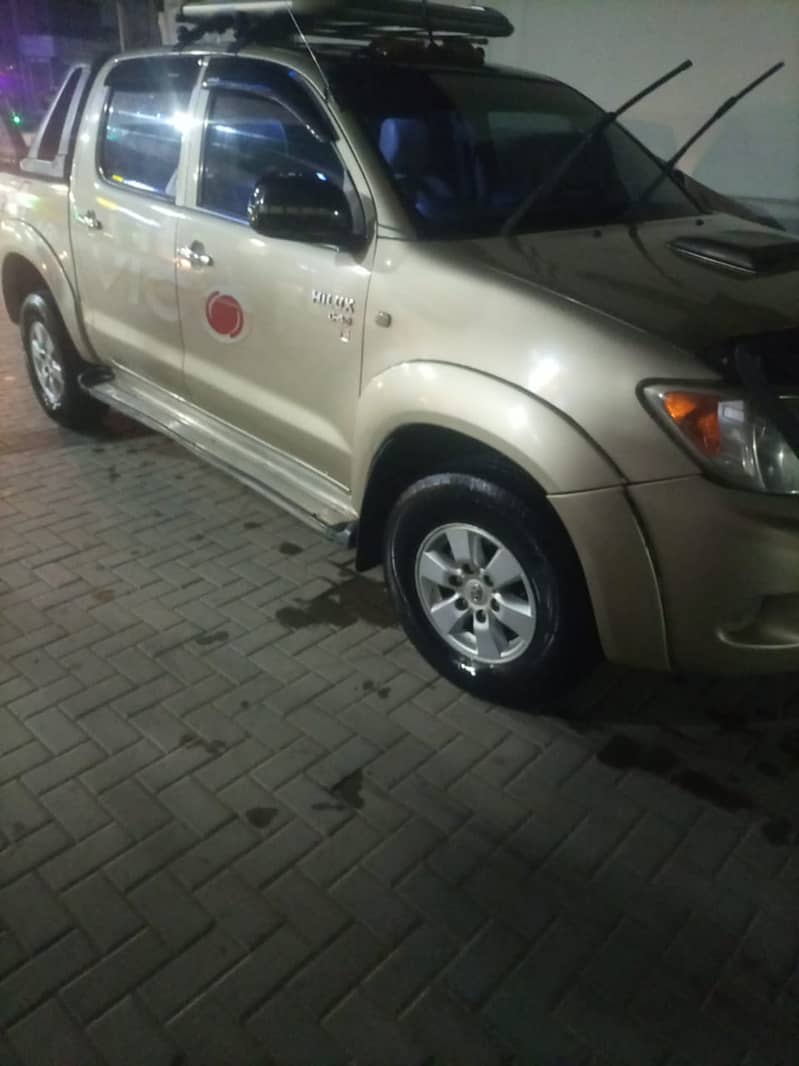 Toyota Hilux 2011 Pakistani 5