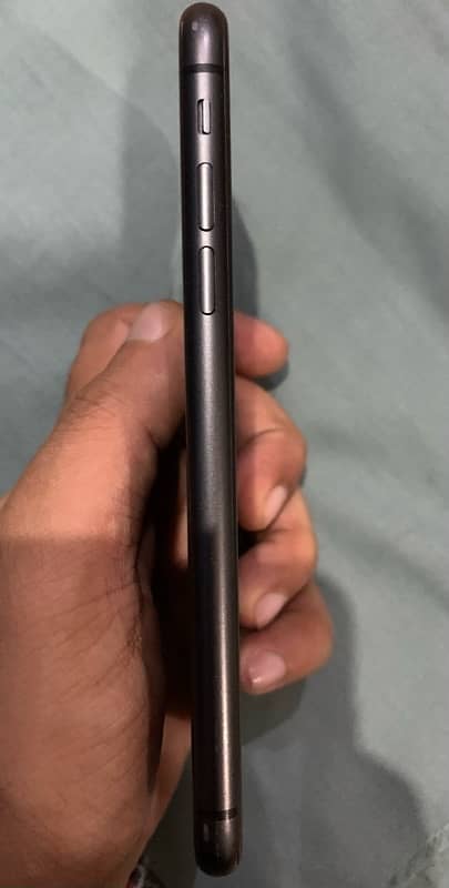 iPhone 11 128 GB 4