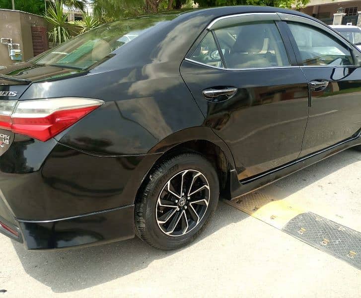 Toyota Altis Grande 2016 1