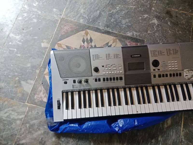 YAMAHA PSR E 413 PIANO 3