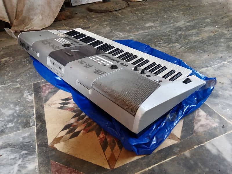 YAMAHA PSR E 413 PIANO 4