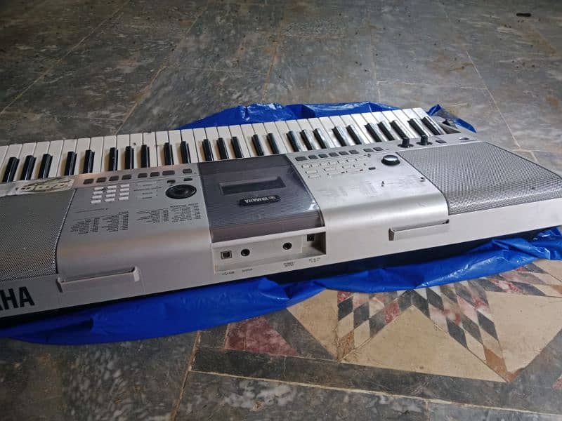 YAMAHA PSR E 413 PIANO 5