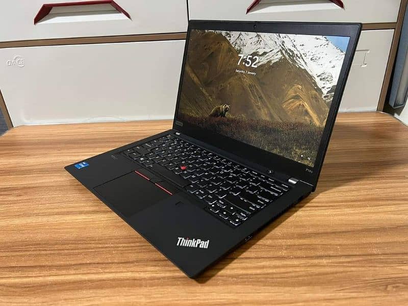 Lenovo Thinkpad P14s Gen 2 / slim Tough workstation 1