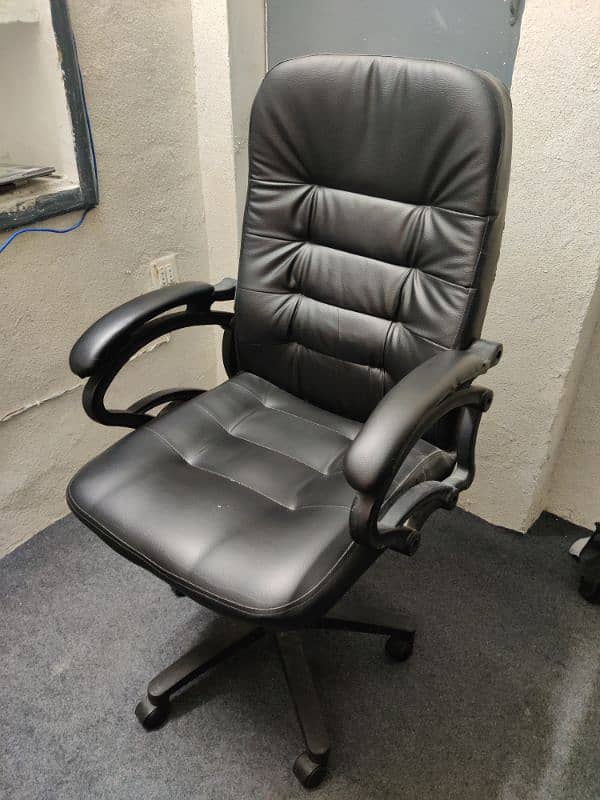 3 Office Chairs 2