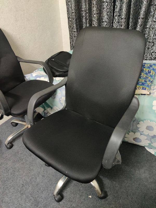 3 Office Chairs 5