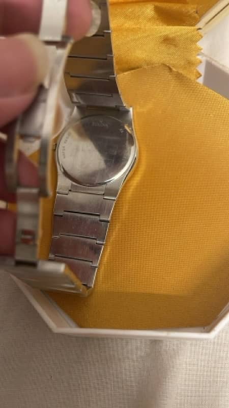 bulova watch in good condition with box 3