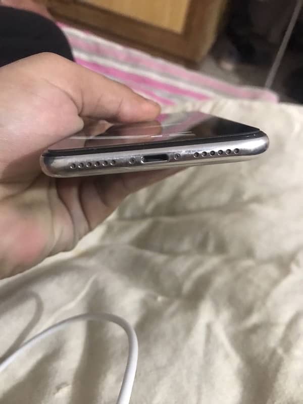 Apple IPhone X 4