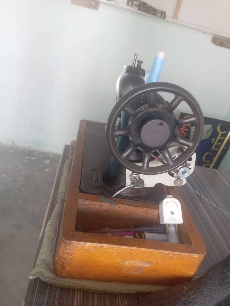 Singer Japanese Salay Machine Good Used 6