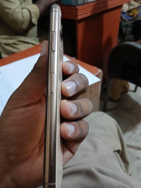 iPhone 11 Pro Max PTA approved 64 gb 3