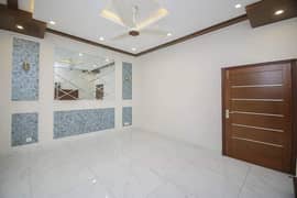 12 MARLA COMERCIAL Hall 2ND FLOOR FOR RENT IN JOHAR TOWN PHASE II LAHORE