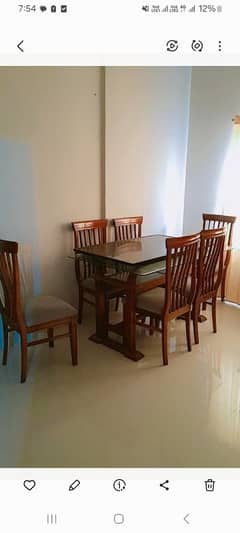 Best Condition Akhrot wood 6 seater dinning table