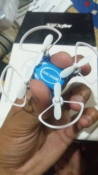 very cute mini drone 0