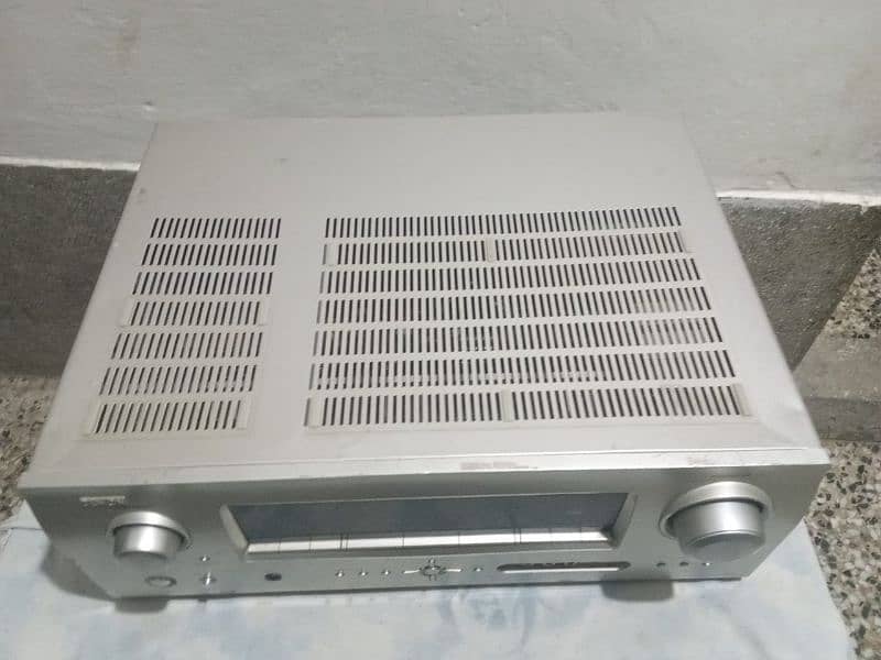 Denon amplifier 1910 dts hd Master audio. 220 volt. with original remote 2