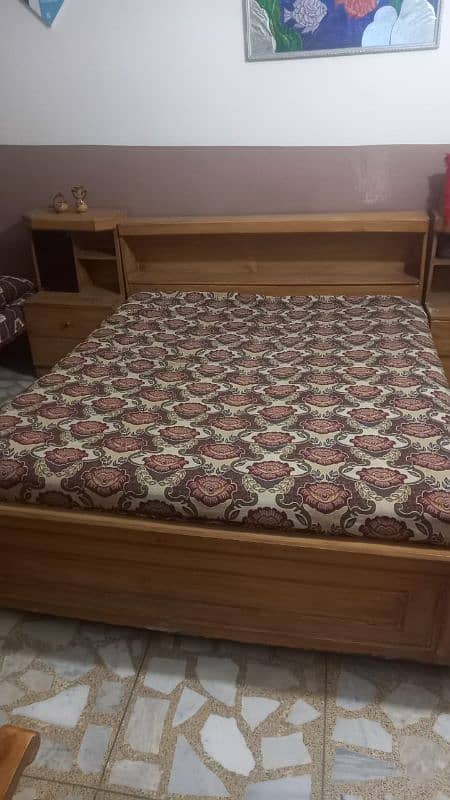 Double Bed with side tables 0