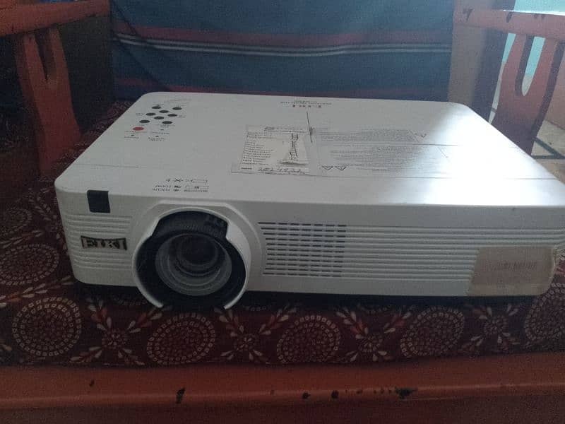 projector is good condition working 0