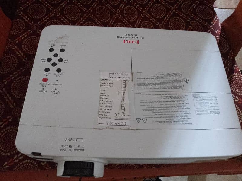 projector is good condition working 1