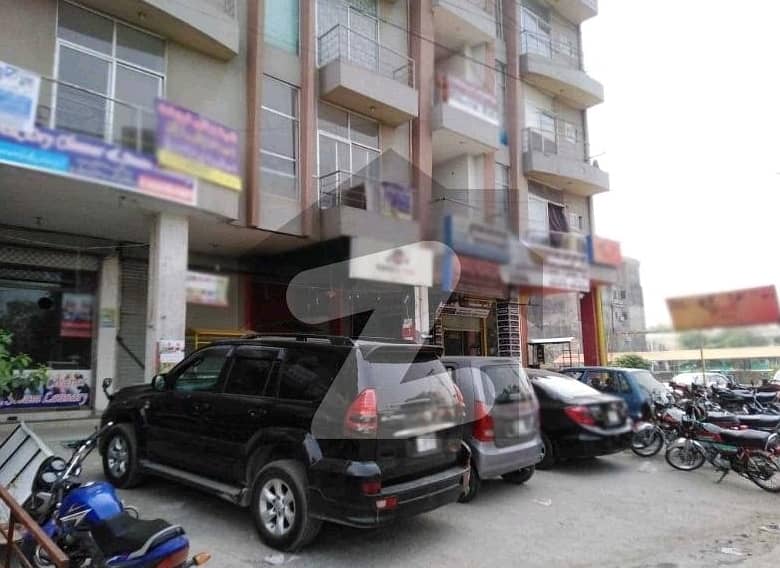 300 Square Feet Flat In Johar Town Phase 2 - Block H3 Best Option 3