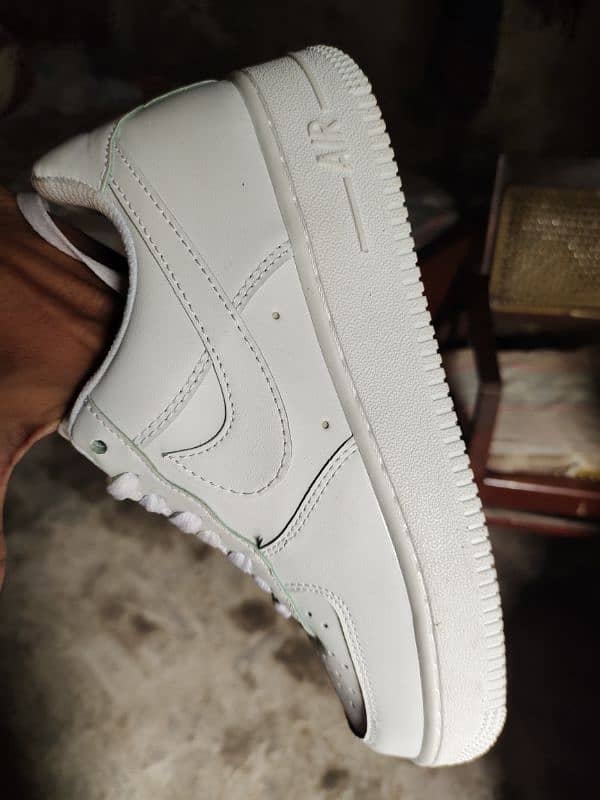 Nike Air Force 1 Triple White Premium 4