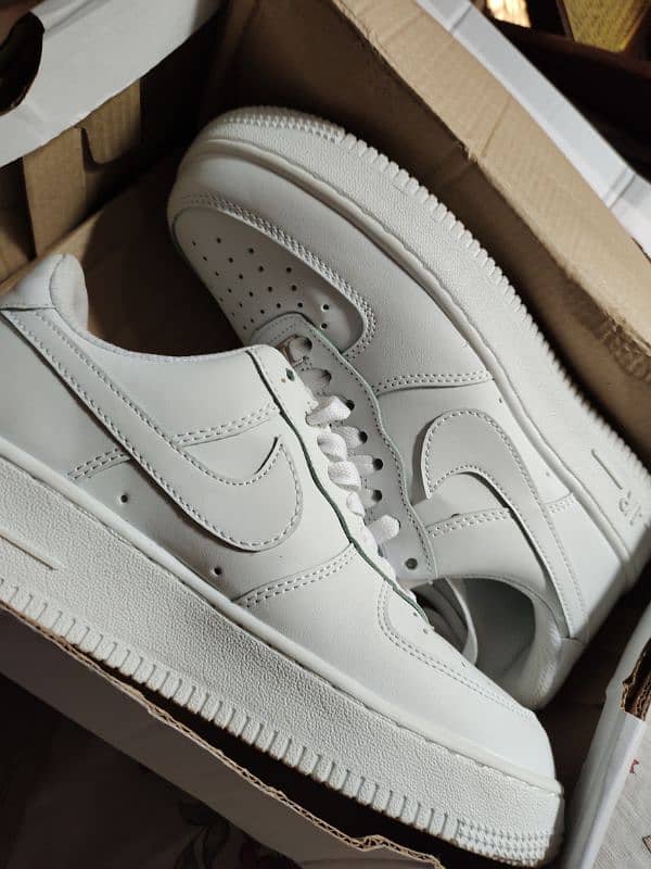 Nike Air Force 1 Triple White Premium 6