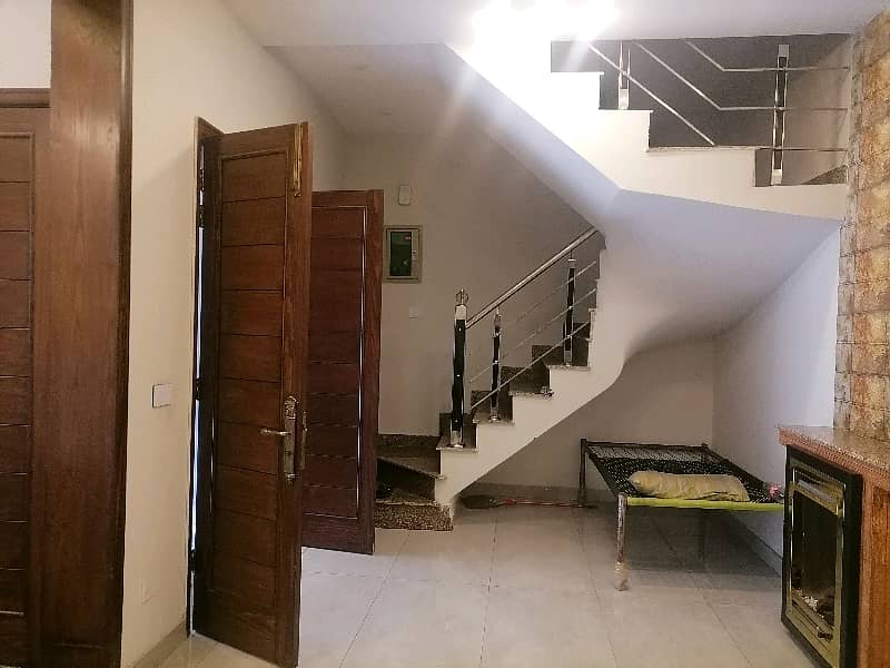 Johar Town Phase 2 House For Sale Sized 5 Marla 6