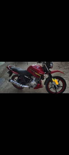 Yamaha YBR 125 G Red color almost in good condition