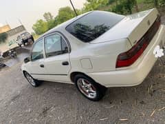 Toyota Corolla XE 2000