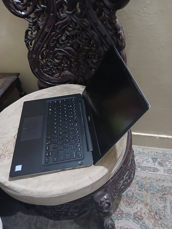 Dell Laptop Cor i5 8th Gen 1