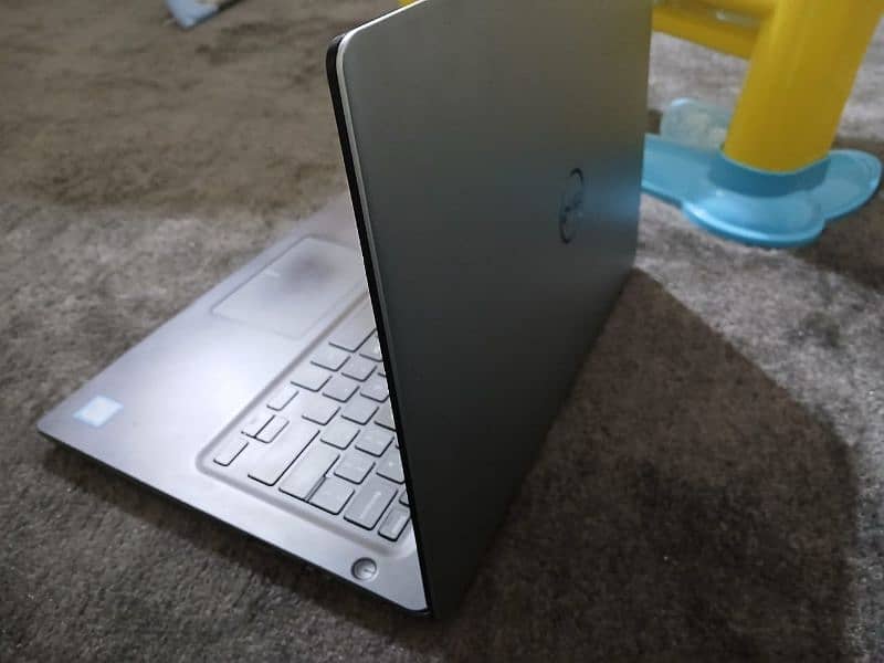 Dell Laptop Cor i5 8th Gen 8