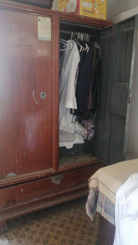 steel wardrobe 0