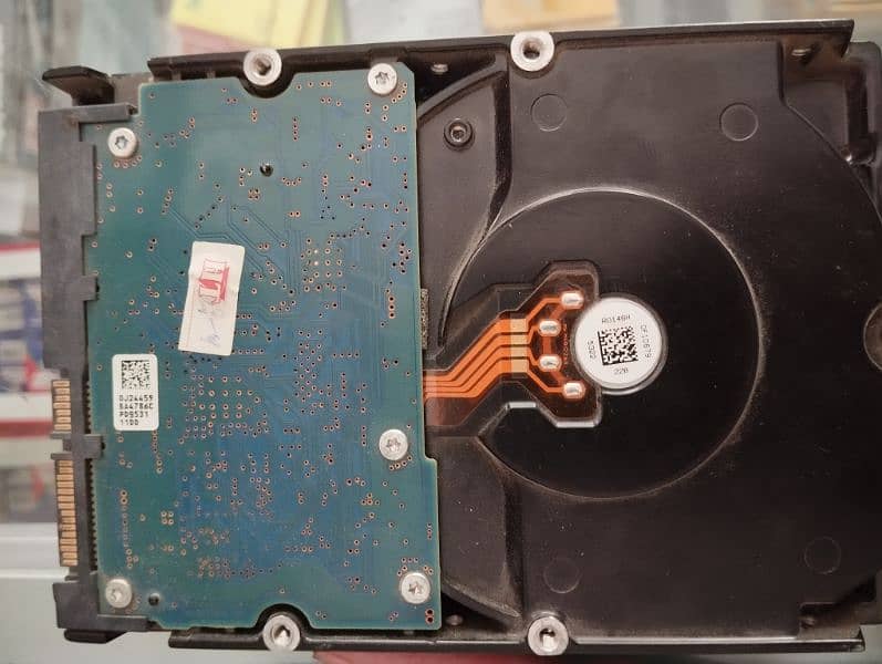 2. TB HARD DRIVE SEAGATE 0