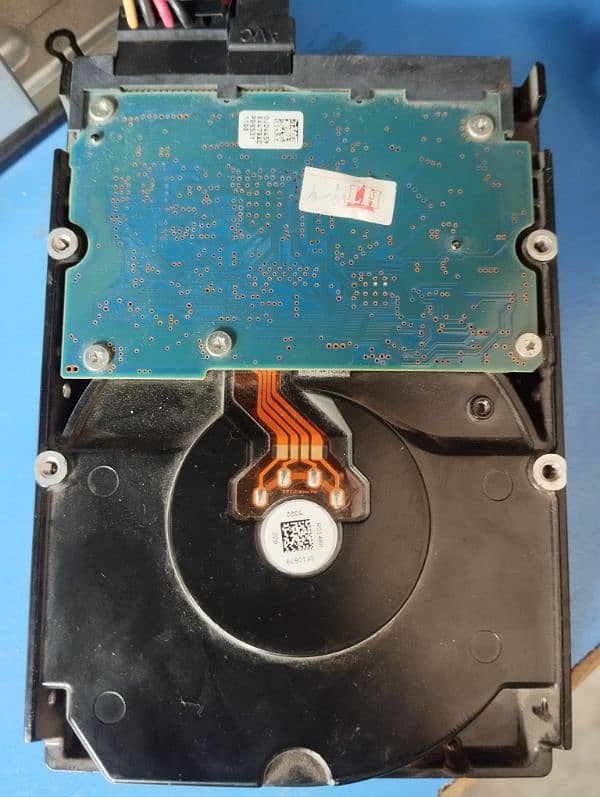 2. TB HARD DRIVE SEAGATE 4