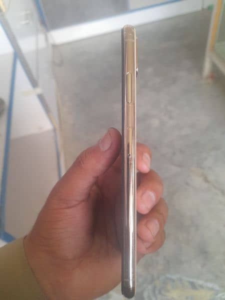 i phone xs max 64 gb 77 battery  health 03488444782 1