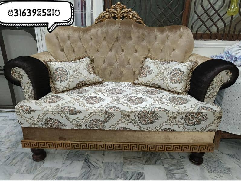 LUXURY CROWN SOFA + CUSHIONS + CENTER TABLE 5