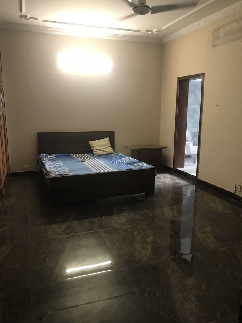 1 KANAL 4 BEDROOM UPER PORTION AVAILABLE FOR RENT 3