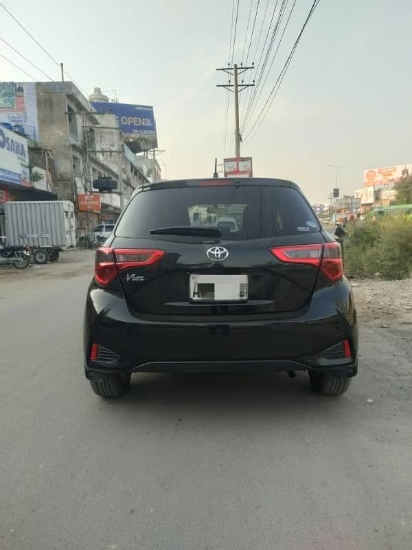 Toyota Vitz 2018 8