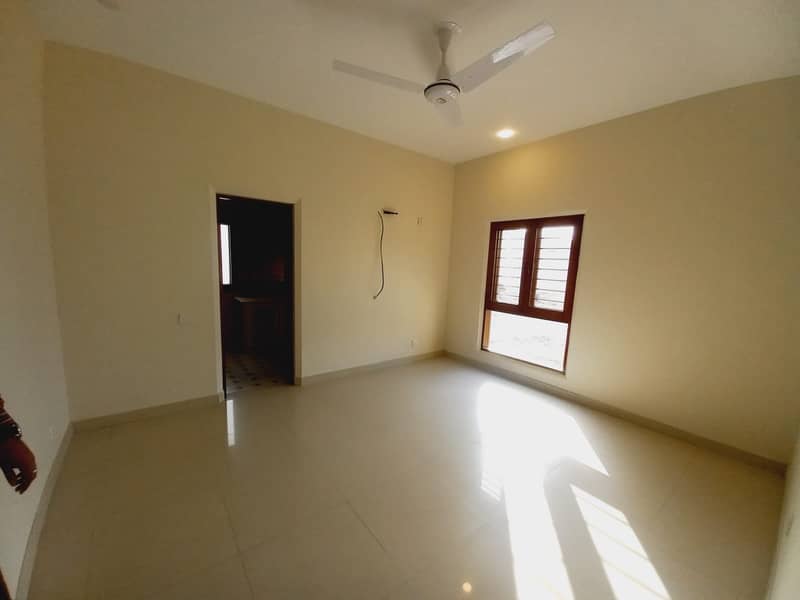 600 Yards Bungalow For Rent 20