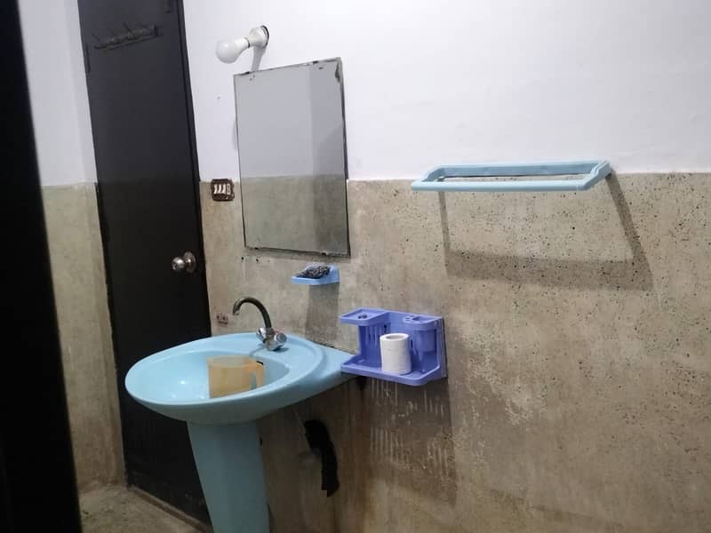 10 Marla House For Sale In Johar Town Block B1 Facing Park Owner Build Hot Location Main Approached Near To Main Road 5