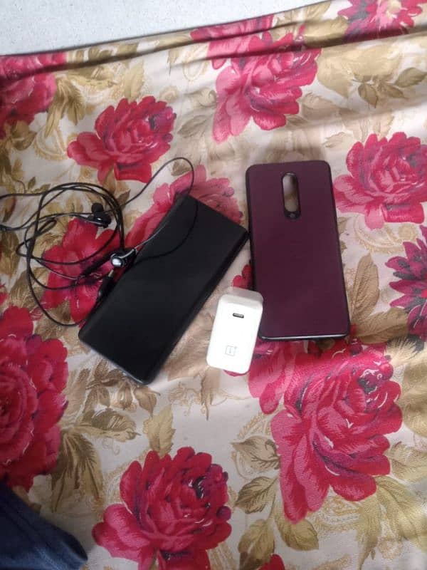 Oneplus 7pro non pta just back break 10 by 10 condition with charger 3