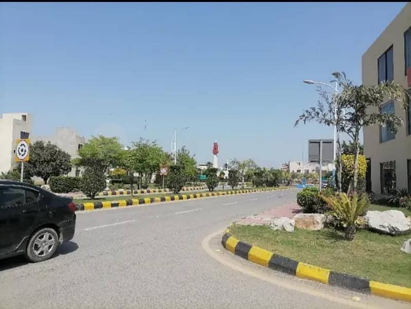 Bahria Nasheman is perfect for you and your family. You will thank yourself later for investing in 8 Marla property that doesn't come by so easily. Your search for property 2