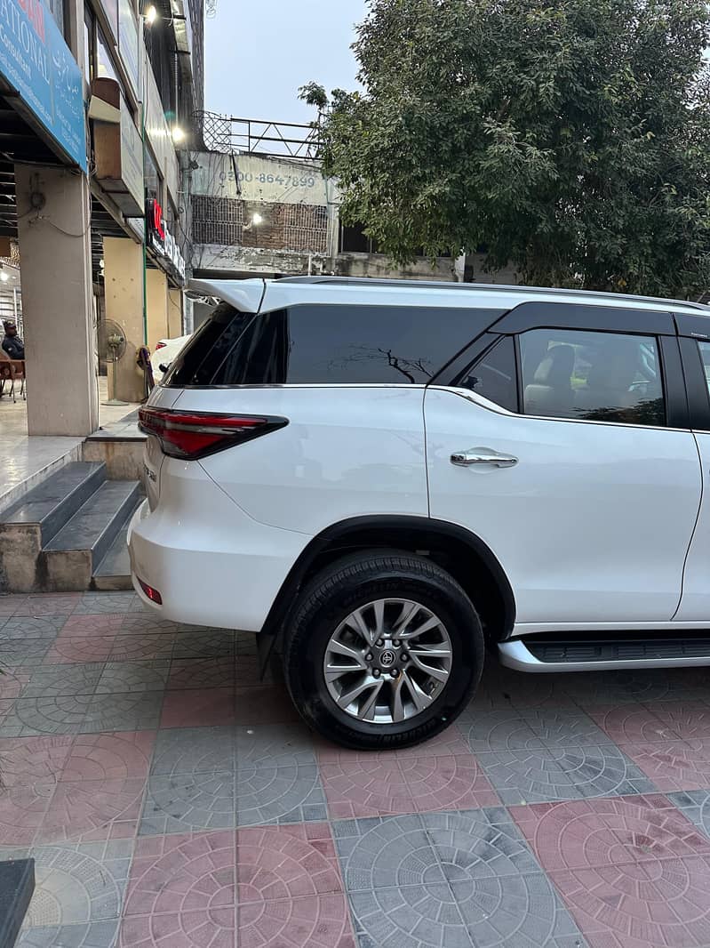 Toyota,Fortuner,2022 3