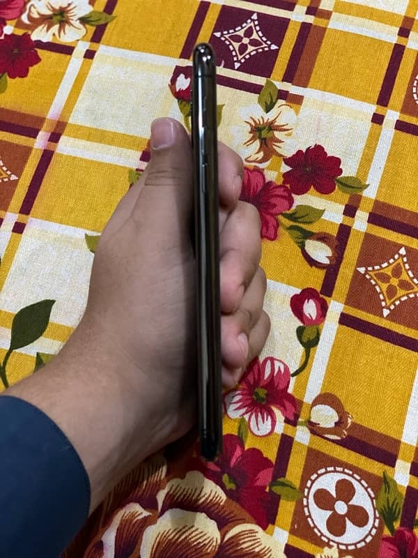 IPhone 11 Pro Max jv 5